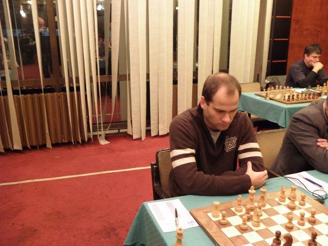 momchil nikolov