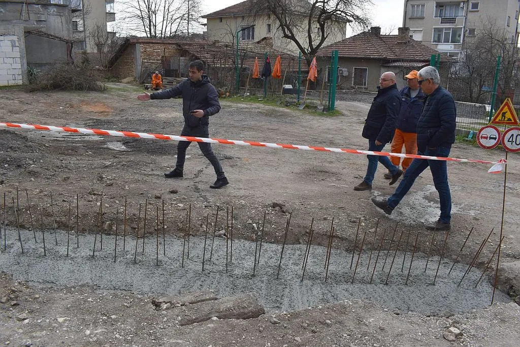 Започва реализацията на проект за благоустрояване на вътрешно квартално пространство между ул. „Анани Явашев“ и бул. „Княз Борис“