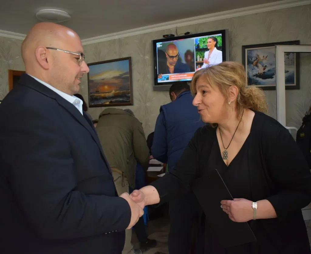 Кметът Добрин Добрев приветства участниците в инициативата „Трудова борса“, организирана от Бюро по труда-Разград и Младежки център-Разград