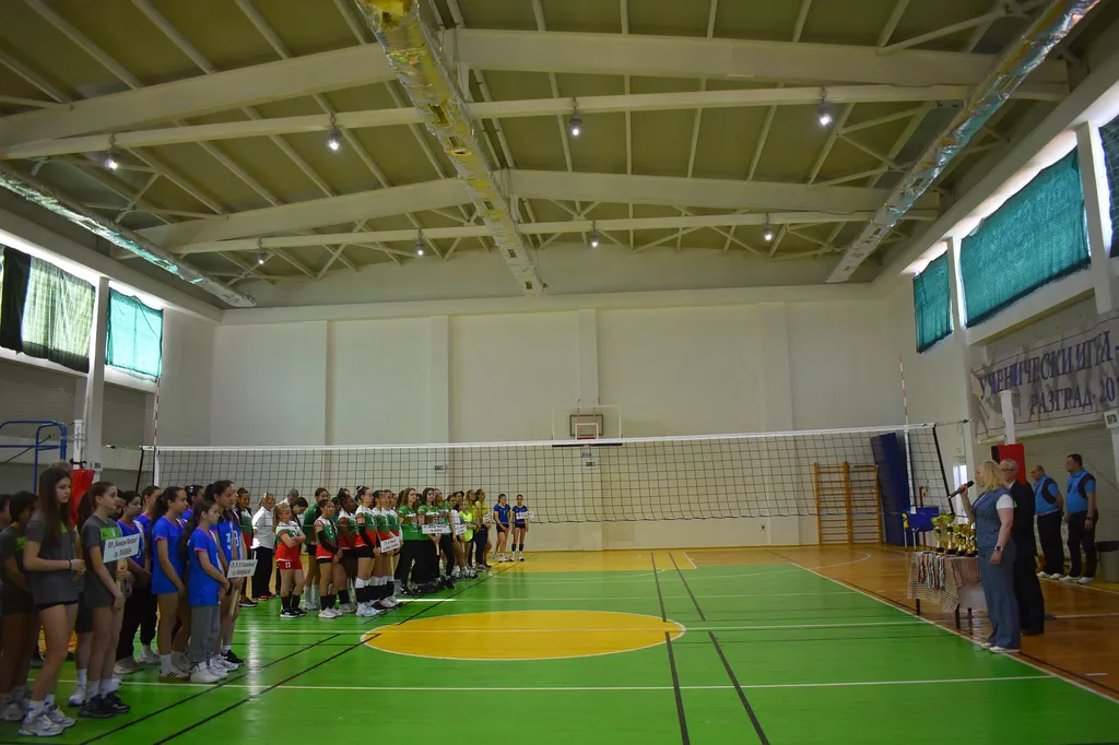 Заместник-кметът Зорница Евгениева откри финалите на „Ученически игри 2026“ по волейбол за момичета 5-7 клас 