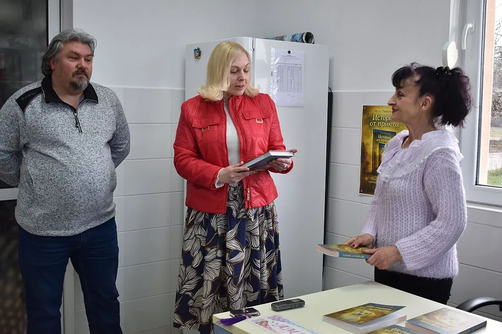 Книгата „Истории от приюта“ бе представена за пръв път в Приюта за бездомни животни и скитащи кучета 
