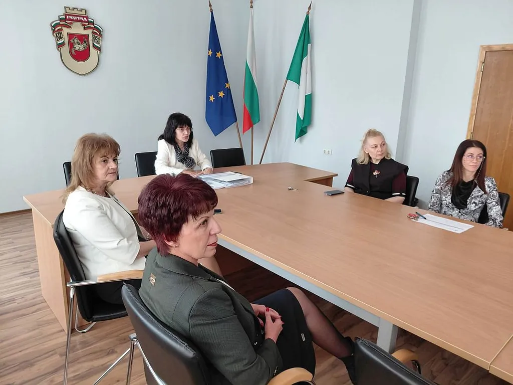 Заместник-кметът Полина Иванова представи на публично обсъждане проекта за актуализиран План за интегрирано развитие на община Разград 2021-2027 г.