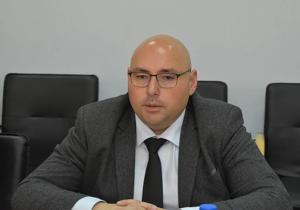Кметът Добрин Добрев: Четирите жилищни сгради, които се санират в момента, придобиват много по-приветлив и устойчив вид 